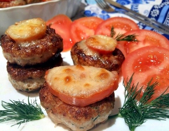 Биточки из индейки с яблоком и сыром Биточки из индейки с яблоком и сыром