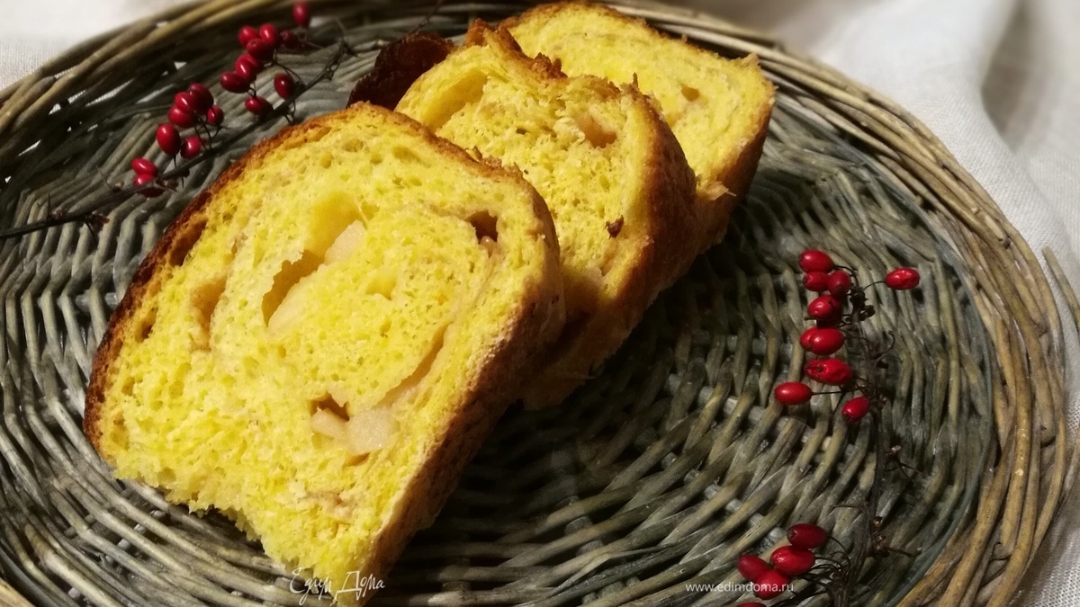 Яблочно-медовая бриошь на тыквенном тесте