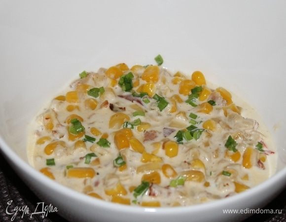 Кукуруза в сливочном соусе с хрустящим беконом и халапеньо Кукуруза в сливочном соусе с хрустящим беконом и халапеньо