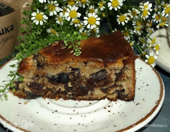 Фундучный пирог с черносливом