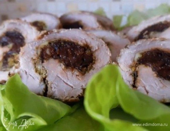 Мясной рулет с черносливом Мясной рулет с черносливом