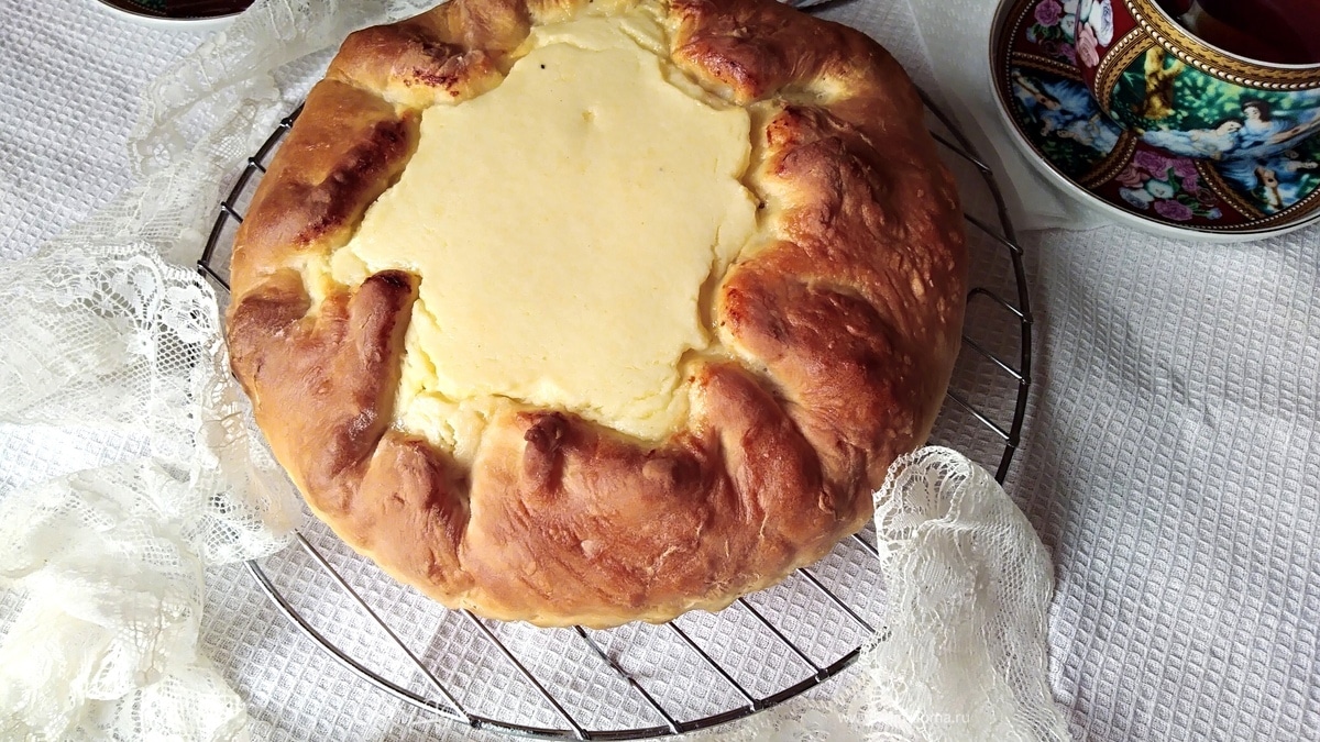 Бездрожжевой пирог с творожной начинкой