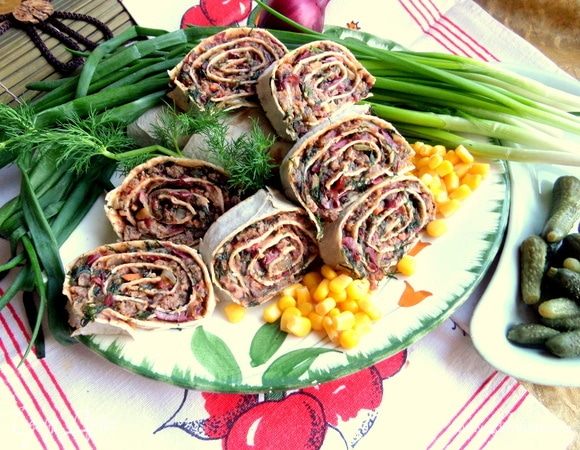 Закуска из фасоли в лаваше «Сытная» Закуска из фасоли в лаваше «Сытная»