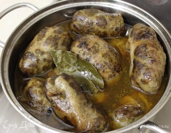 Сальники из говяжей печени с фасолью