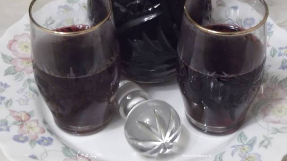 Напиток из черноплодной рябины