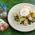 Салат с тунцом и яйцом пашот