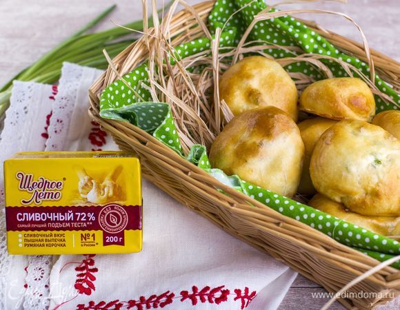Пирожки с зеленым луком и яйцами Пирожки с зеленым луком и яйцами