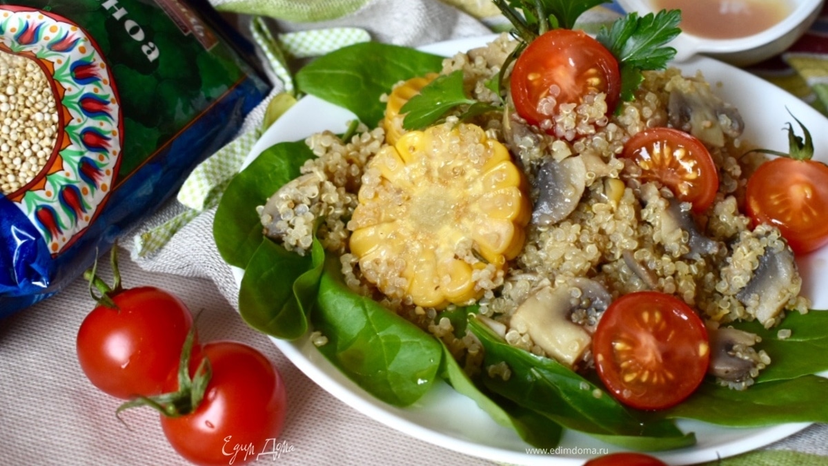 Пикантный салат из киноа и овощей