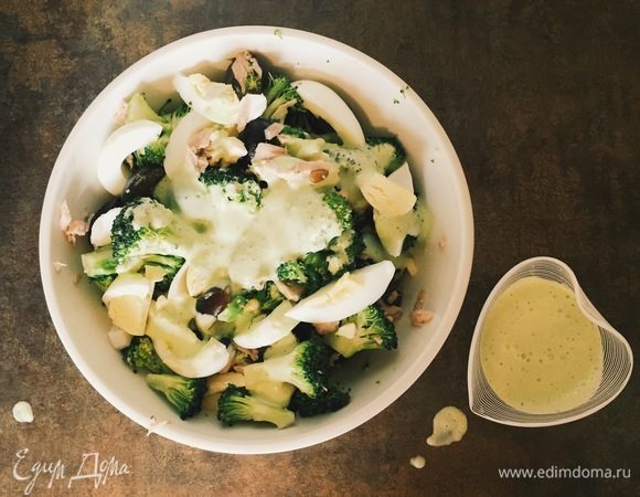 Салат с брокколи и тунцом Салат с брокколи и тунцом