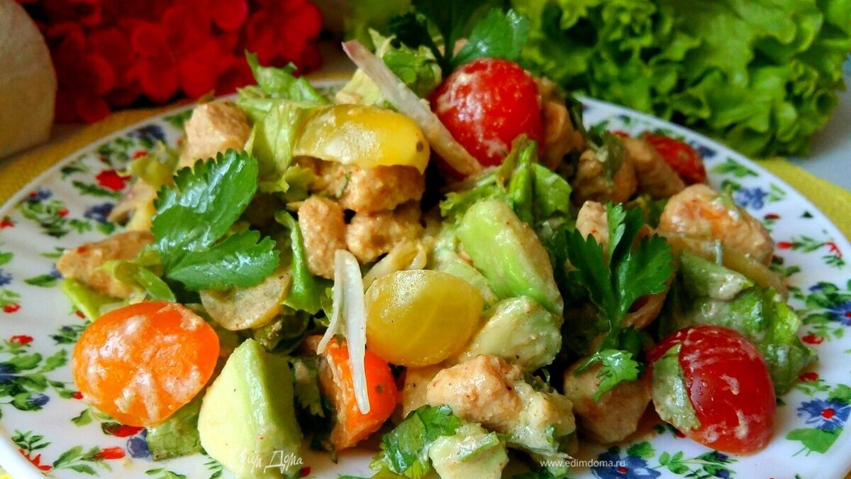 Салат с курицей и авокадо «Вкус Индии»