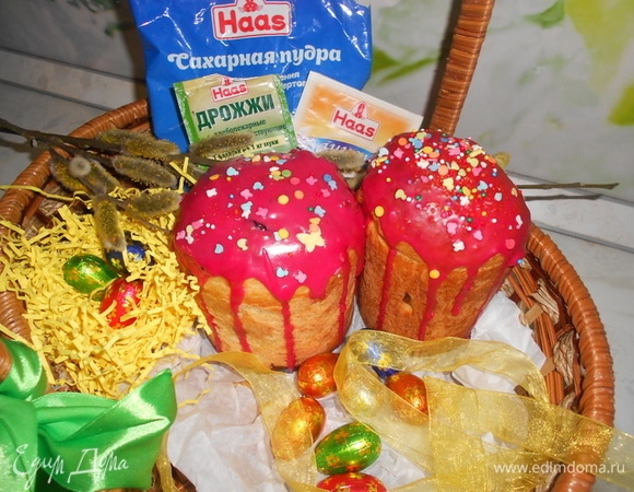 Творожный кулич с вишневой глазурью Творожный кулич с вишневой глазурью