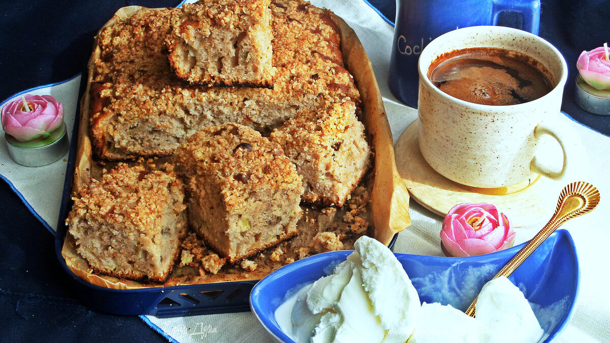 Пирог с ревенем и овсяным штрейзелем