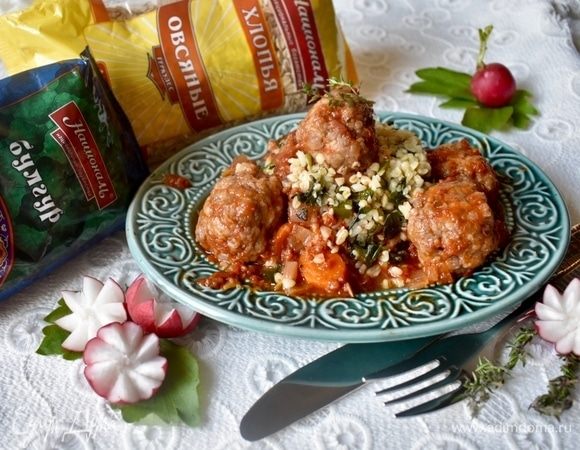 Домашние тефтели в томатном соусе с «зеленым» булгуром Домашние тефтели в томатном соусе с «зеленым» булгуром