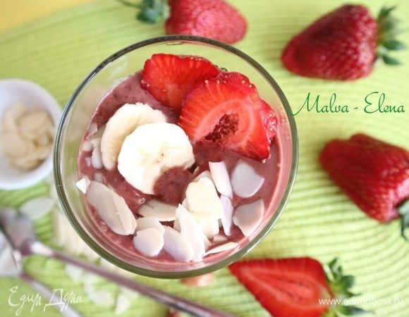 Шоколадный смузи с ягодами