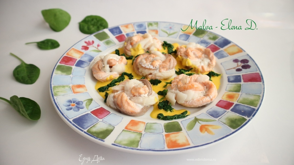 Филе трески и семги с шафрановым соусом