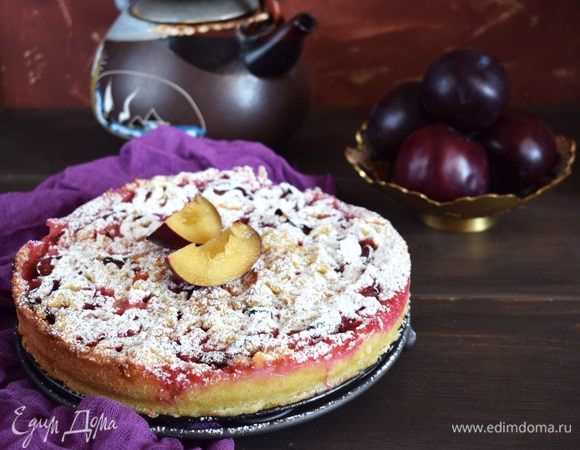 Пирог со сливами