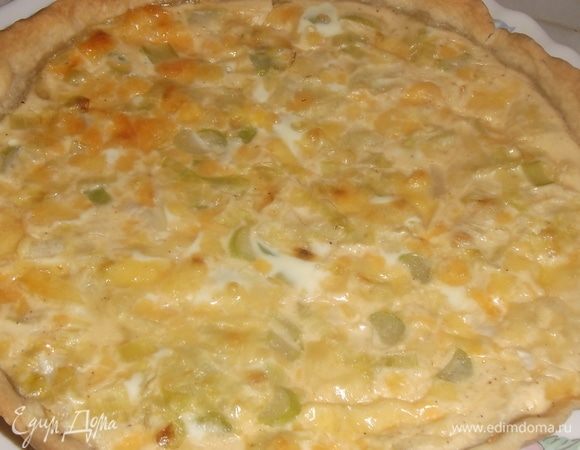 Киш с сыром и луком-пореем