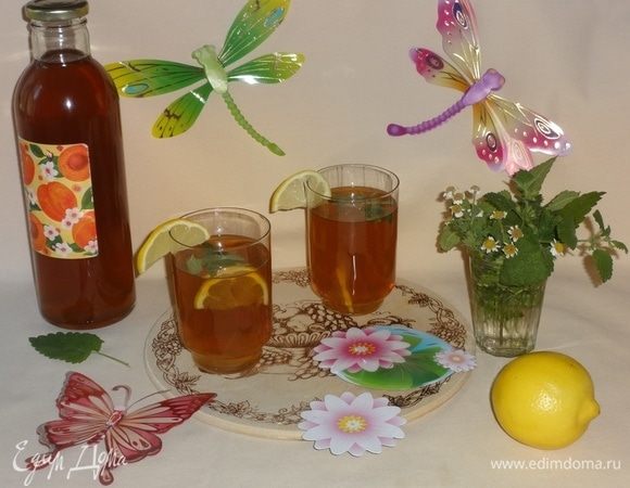 Холодный зеленый чай с ромашкой и мелиссой Холодный зеленый чай с ромашкой и мелиссой