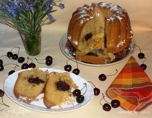 Кекс с черешней, шоколадом и орехами Кекс с черешней, шоколадом и орехами