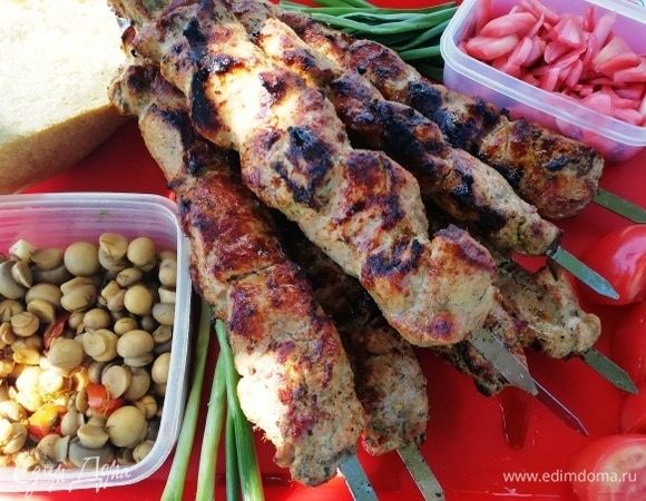 Шашлык из свиной вырезки с 4 закусками Шашлык из свиной вырезки с 4 закусками