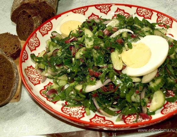 Салат из фенхеля и свекольных листьев Салат из фенхеля и свекольных листьев