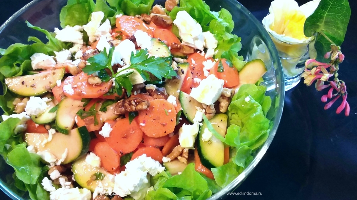 Морковный салат с цукини