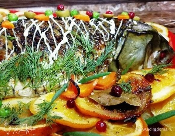 Запеченный белый амур с овощами Запеченный белый амур с овощами