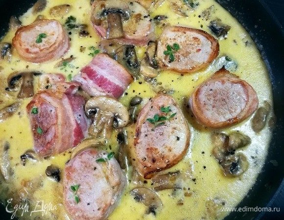 Свиные медальны с грибным соусом а-ля карбонара Свиные медальны с грибным соусом а-ля карбонара
