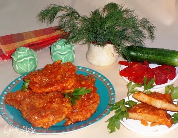 Оладьи из икры в томатной подливе