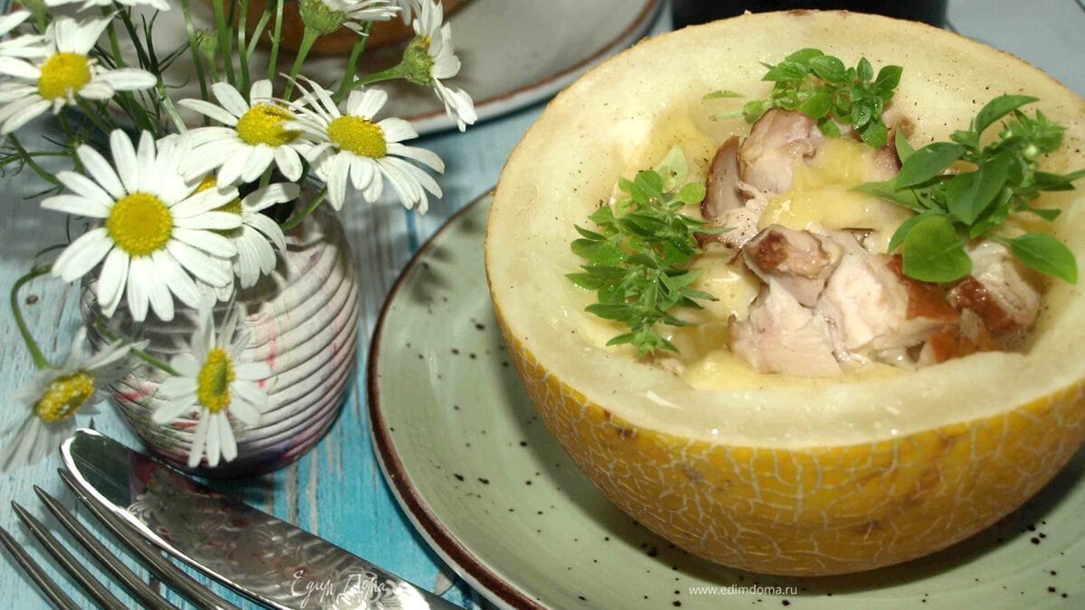 Дыня с курицей и сыром