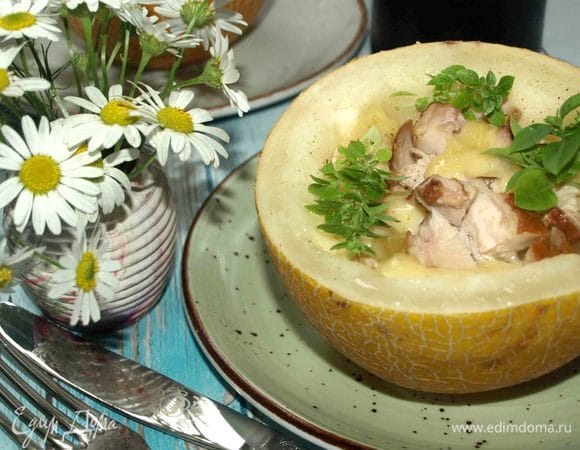 Дыня с курицей и сыром