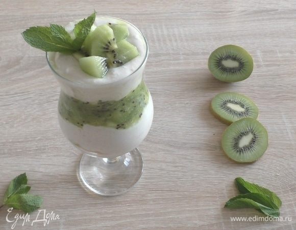 Десерт с киви, творогом и кокосовой стружкой Десерт с киви, творогом и кокосовой стружкой