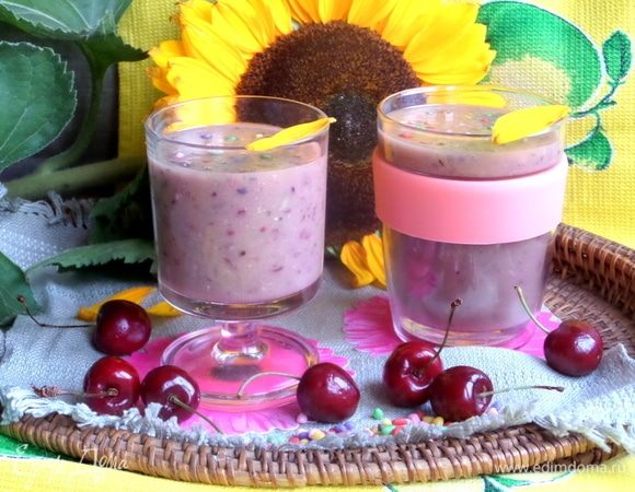 Черешневый смузи с авокадо