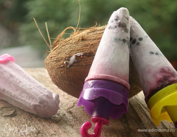 Кокосовое мороженое с ежевикой Кокосовое мороженое с ежевикой