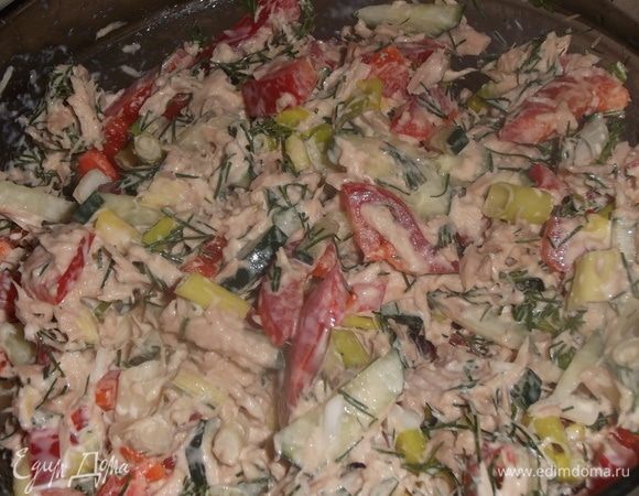 Свежий салат с тунцом