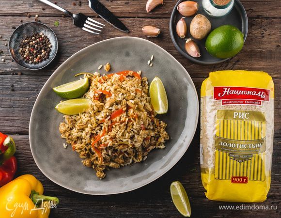 Жареный рис по-тайски с курицей