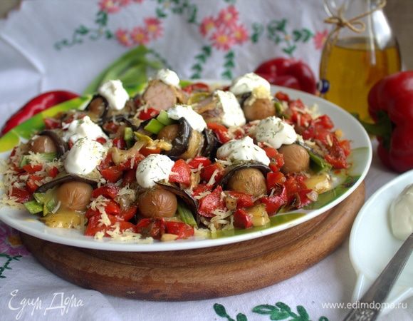 Баклажановые рулетики с сыром и сосисками Баклажановые рулетики с сыром и сосисками