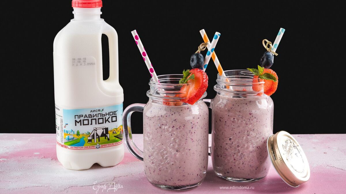 Смузи с голубикой и бананом