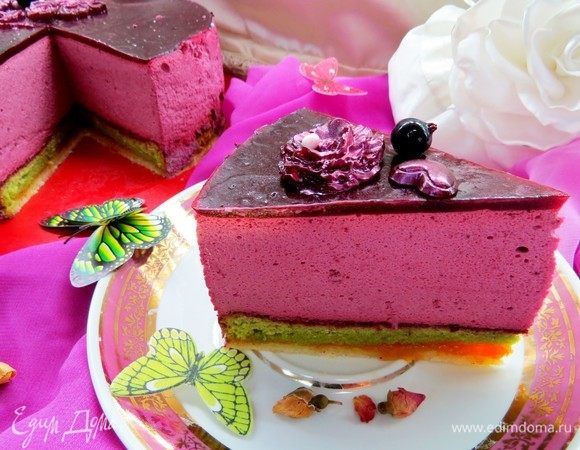 Муссовый торт из черной смородины