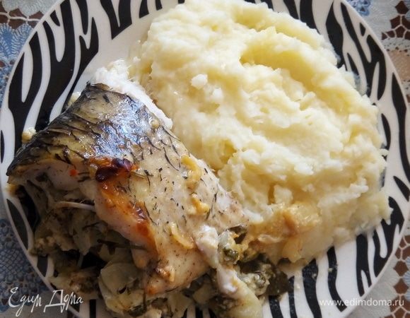 Голавль, фаршированный луком и зеленью Голавль, фаршированный луком и зеленью