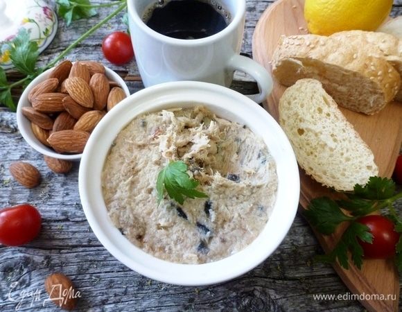 Паштет из запеченной скумбрии с чесноком