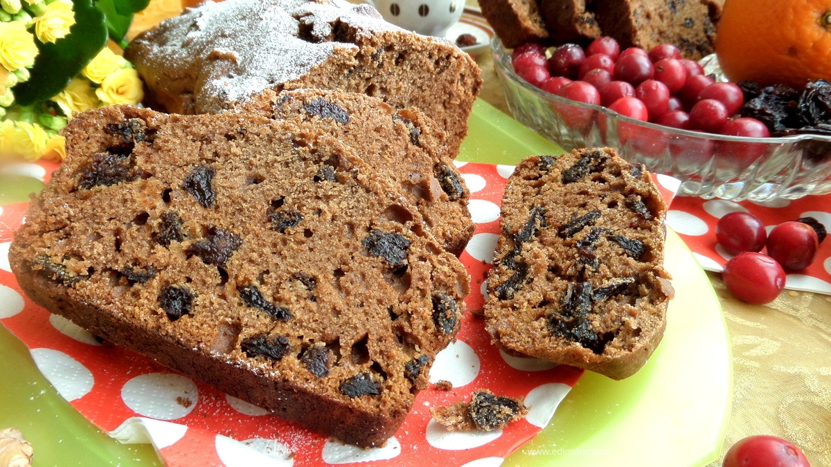 Постный кекс с черносливом