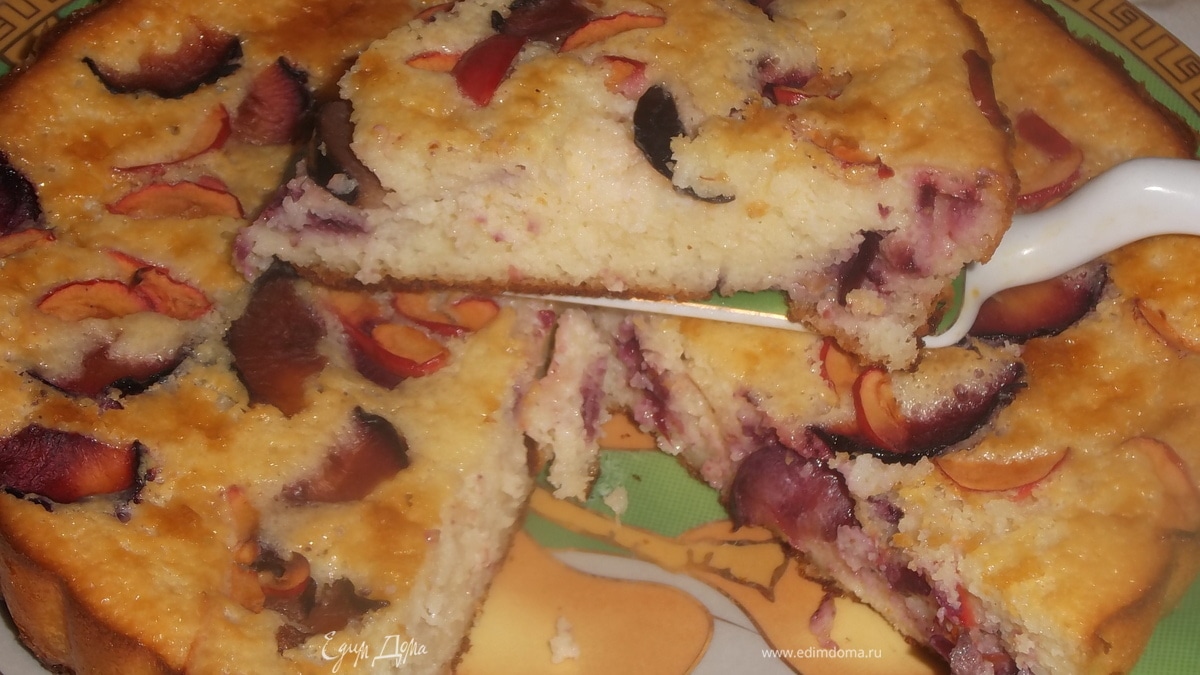 Сметанный манник с фруктами