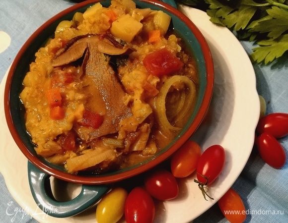 Чечевичное рагу с белыми грибами и тимьяном Чечевичное рагу с белыми грибами и тимьяном