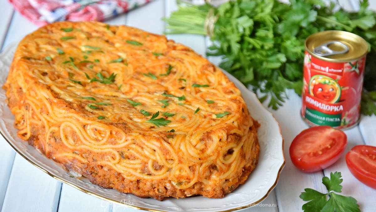 Итальянская фриттата с фаршем и спагетти