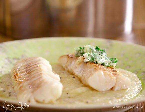 Треска с пюре из сельдерея и зеленым маслом 