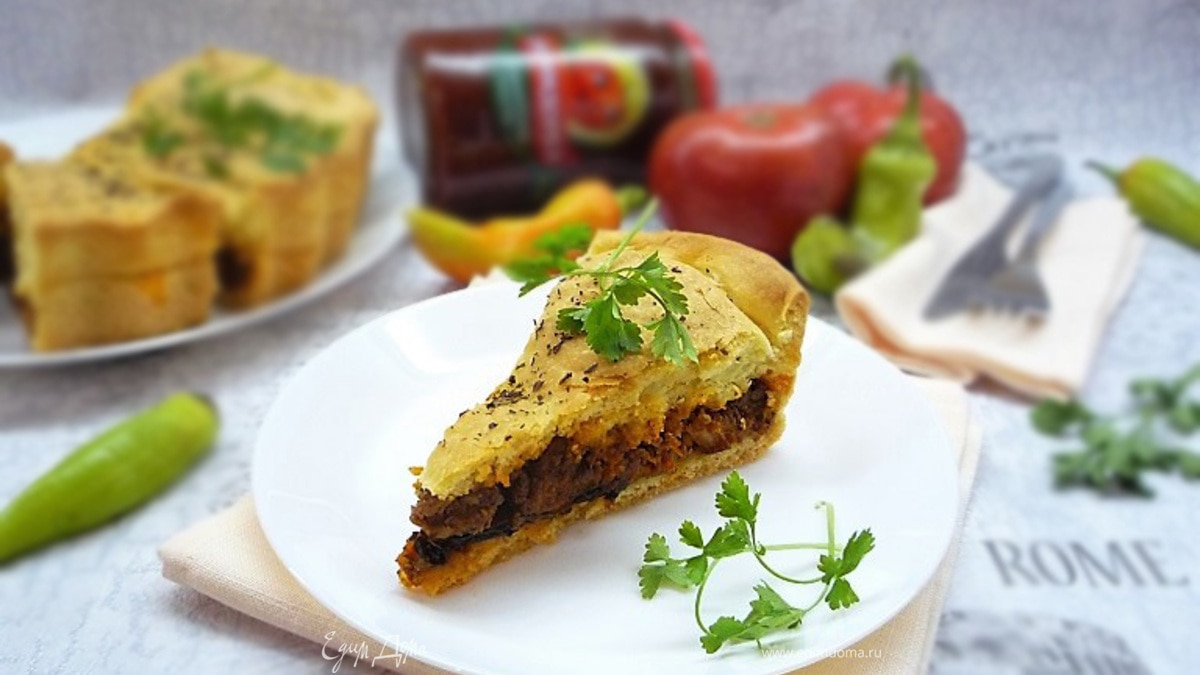 Пирог с мясным рагу мурседду