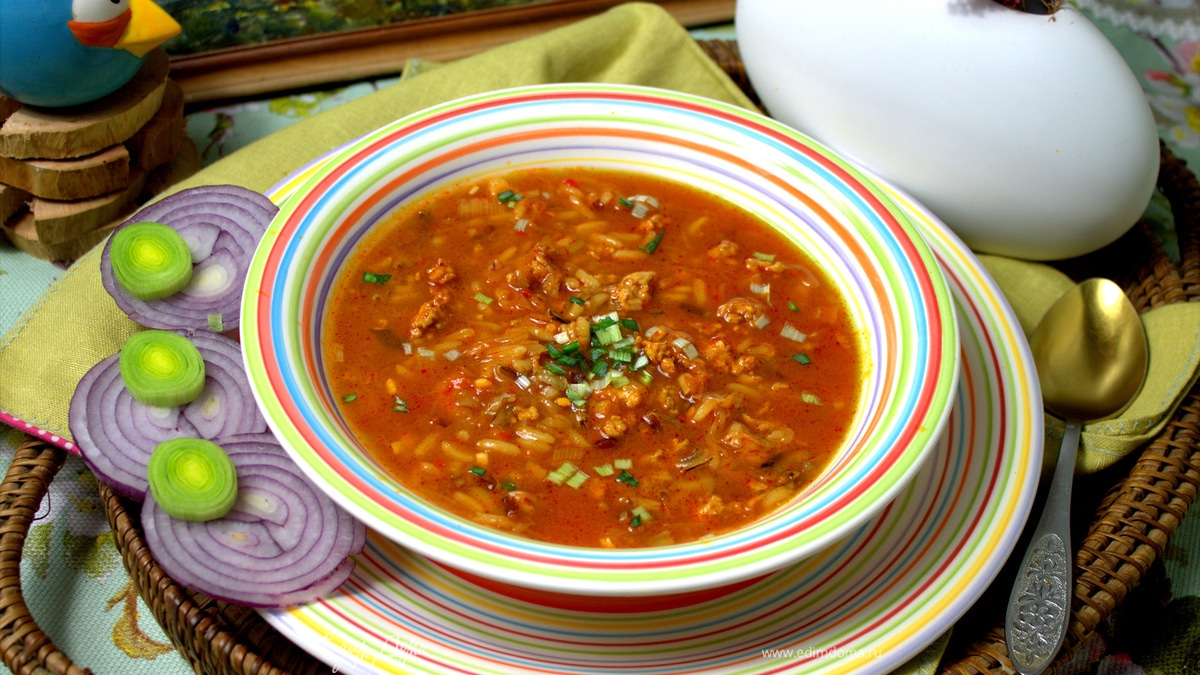 Томатный суп с рисом