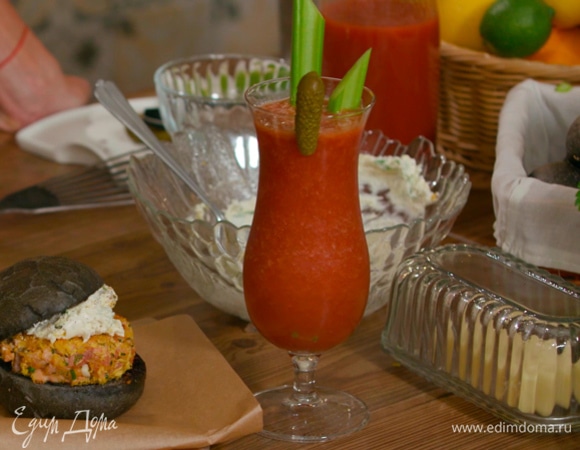 «Кровавая Мэри» с сельдереем «Кровавая Мэри» с сельдереем