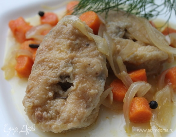 Судак с овощами под белым маринадом